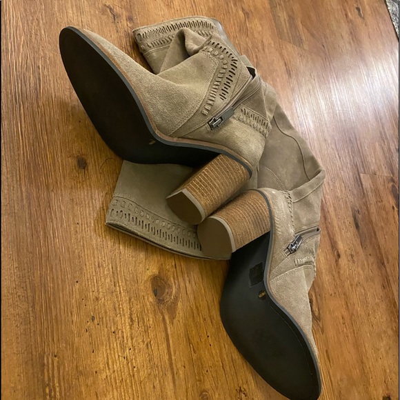 Vince Camuto 🔥 Over the knee Suede Boot 🔥 Sz 7  ⭐️NWOT⭐️ - Picture 5 of 7